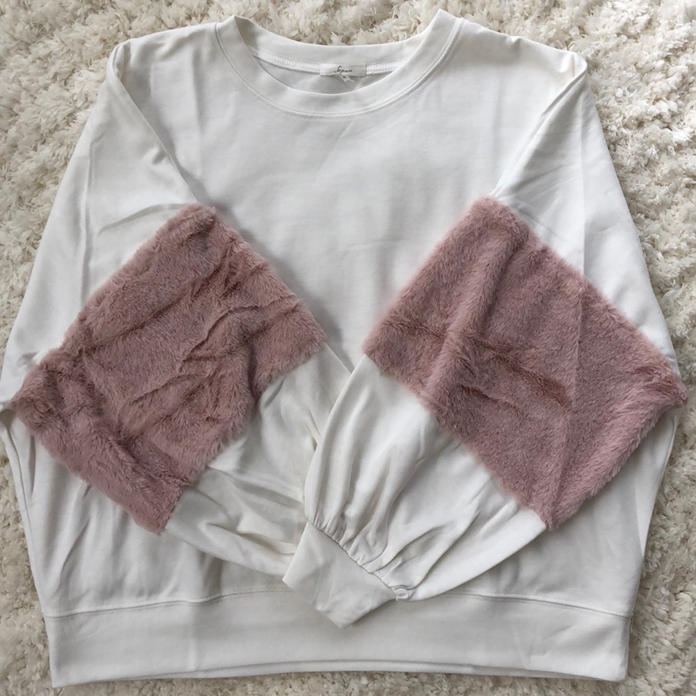 White Long Sleeve Sweatshirt Top Faux Fur Contrast - Picture 7 of 7